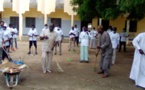 Tchad : au lycée de Diguel Est, un député se joint à une opération de nettoyage