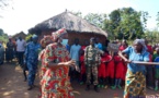 Tchad : la secrétaire d'État Alixe Naïmbaye offre 10 forages et un collège à des villages