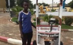 Tchad : jeune de 19 ans, Vangmatna prépare sa rentrée scolaire avec la vente de café