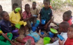 Burkina Faso : un projet de soutien alimentaire aux élèves améliore la qualité de l’éducation
