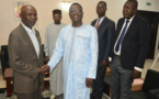 Tchad : "l'enseignant a tout donné", le premier ministre décore le compositeur de l’hymne