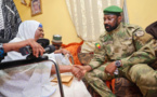 Mali : le président rend visite à la doyenne d’âge de Bamako et lui offre une assistance