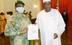 Mali : l’avant-projet de Constitution remis au colonel Assimi Goïta