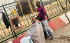 Tchad : le conseiller national Ahmat Bedei encourage l'entrepreneuriat en se faisant coiffer dans la rue