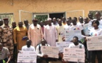 Tchad : remise des chèques aux bénéficiaires de l'Initiative « 50 000 emplois décents » au Logone Occidental