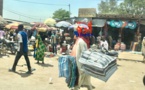 Tchad : héros anonymes du Ramadan, les vendeurs ambulants sous 45°