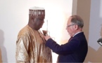 L'ambassadeur de France décore trois acteurs clés de l'enseignement au Tchad