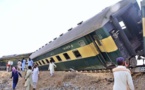 Pakistan : Au moins 15 morts dans le déraillement d'un train
