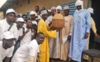 Tchad : bourses d'études à Mani, les parents expriment leur gratitude avec une jarre d'eau