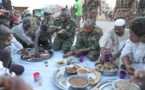 Soudan : en visite à Omdurman, le général Al-Burhan partage l'Iftar avec des citoyens