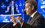 Les propos de Sarkozy sont racistes (Sarkozy a comparé l'afflux de migrants à une grosse fuite d'eau)