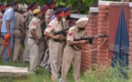 Inde: Des policiers pris en otage à la frontière pakistanaise