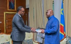 RDC : le chef de l’Etat a réceptionné les premiers annuaires des fonctionnaires de l’Etat