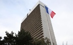 Notification irrégulière et refus de renouvellement de titre de séjour pour étudiant suspendu : Le préfet des Hauts de Seine condamné