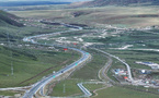 Lhasa's mountain landscapes flourish in green