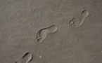 Tchad : il collecte le sable des pas de son oncle pour des pratiques mystiques et se retrouve en prison