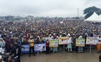 Présidentielle 2025 au Cameroun : Issa Tchiroma Bakary mobilise une foule immense à Douala