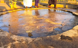 Tchad : la population et les autorités du Moyen Chari réparent le pont du village Helibongo