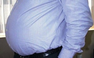 Société : Le “ventre du boss”, miroir d’une réussite ambiguë