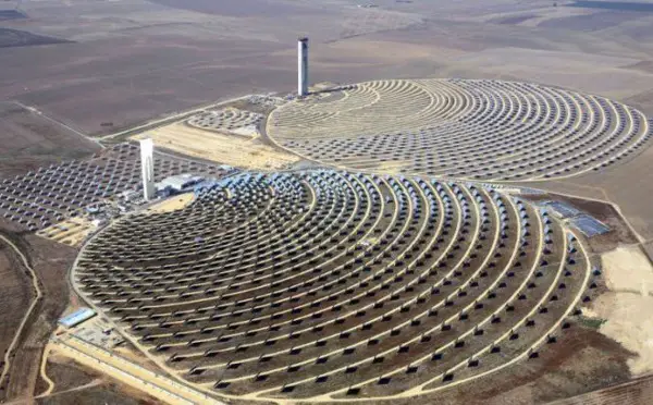 Le Roi du Maroc lance les travaux de réalisation de la 4ème centrale du complexe solaire Noor Ouarzazate