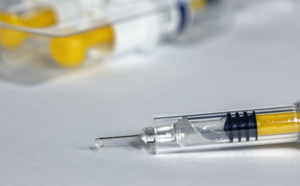 Découvertes scientifiques contre la COVID-19 : la Fondation Gates souhaite une répartition équitable