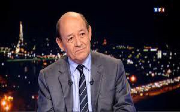 "Je n'ai pas de preuve de la mort d'Abou Zeid ni de Mokhtar Belmokhtar" affirme Le Drian ( MD)