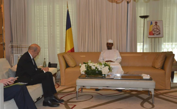 Tchad-France : le président du CMT échange avec Le Drian