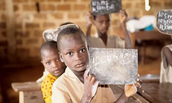 Education : les garçons ont plus de risque de ne pas achever leur scolarité (UNESCO)
