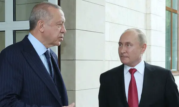 La Turquie exprime son soutien à la Russie contre la rébellion armée