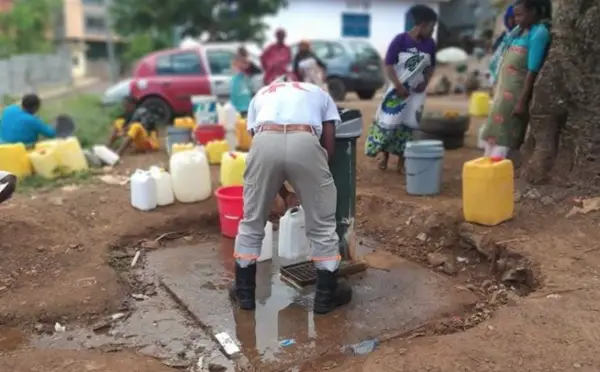 Crise de l’eau : le Gouvernement français envoie 600 000 litres d’eau à Mayotte