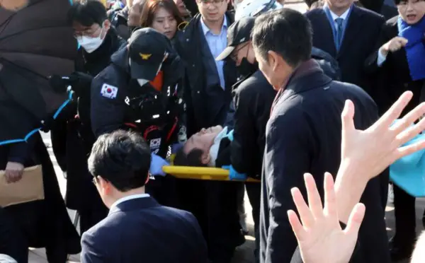 Corée du Sud : le chef de l’opposition blessé à l’arme blanche