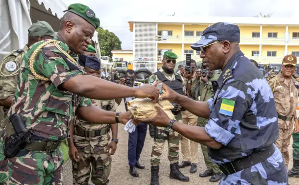 Gabon : le président dote les forces armées de matériel roulant
