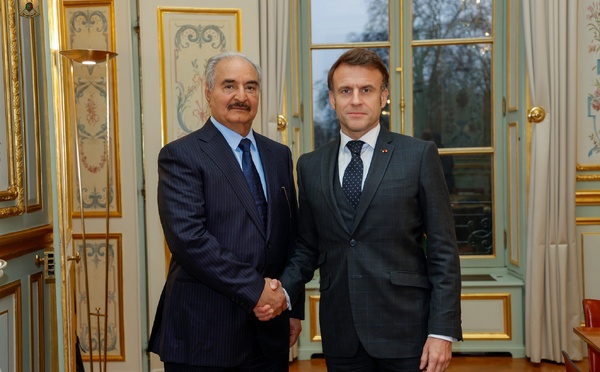 Libye : Emmanuel Macron et Khalifa Haftar, un entretien discret aux enjeux stratégiques