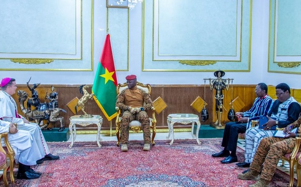 Hommage du Gouvernement du Burkina Faso au Pape François