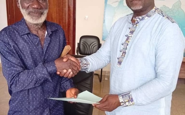 Cameroun : Le Candidat Indépendant Eyenga Nkoumou Jean Jacques dépose son dossier pour la présidentielle 2025