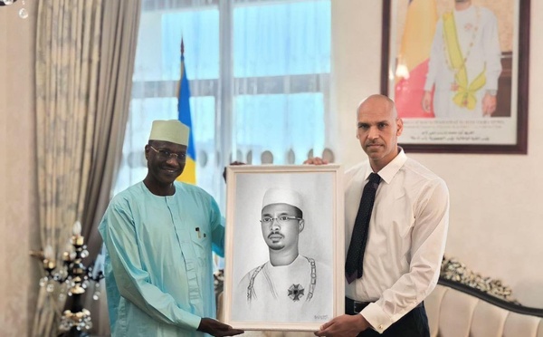 Tchad : Un artiste russe offre le portrait du Président Déby pour la fête de l'Indépendance