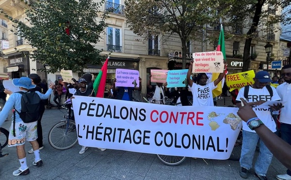 Paris : La communauté africaine organise une course cycliste contre le néocolonialisme