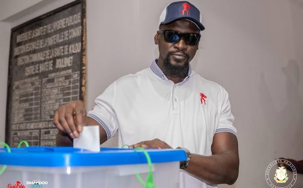 Guinée : Le Général Mamadi Doumbouya vote au référendum constitutionnel