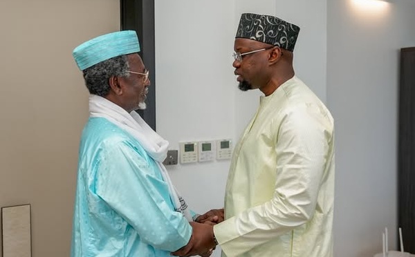 Sénégal : le ministre de l’Enseignement supérieur tchadien reçu par le PM Ousmane Sonko