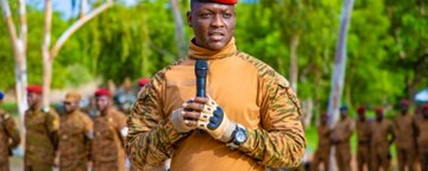 Burkina : Le Président Traoré rend un vibrant hommage aux Forces Armées Nationales (FAN)