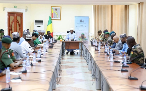 Mali : Le ministre nigérian de la Défense reçu par le Premier ministre Maïga