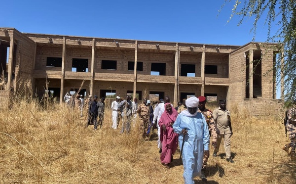 Tchad :  au Sila, le délégué général inspecte les chantiers inachevés à Goz-Beïda
