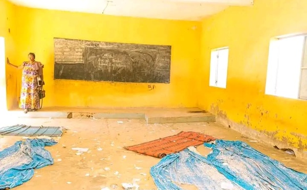 Tchad : Bâtir l’avenir sur la poussière ? Quand les élèves étudient à même le sol