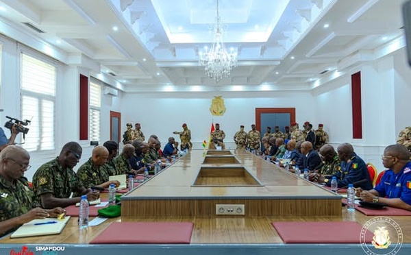 Guinée : Conseil Supérieur de Défense Nationale (CSDN) : le Chef de l’État préside la deuxième session