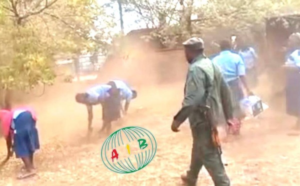 Burkina Faso : la police sanctionne des lycéens pour avoir boycotté la montée des couleurs