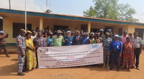 RCA : La MINUSCA et la Police Nationale sensibilisent les moto-taxis du 6ᵉ arrondissement à la sécurité routière