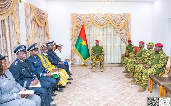 Burkina - Bobo-Dioulasso : Le Capitaine Ibrahim TRAORÉ met l'administration du Guiriko en ordre de marche