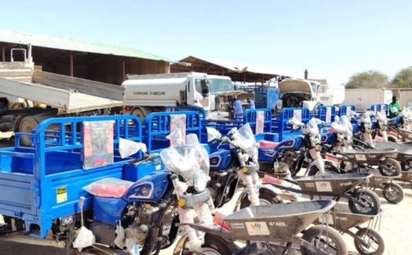 Tchad :  à Abéché, la mairie renforce l’assainissement avec la remise de tricycles et d’équipements
