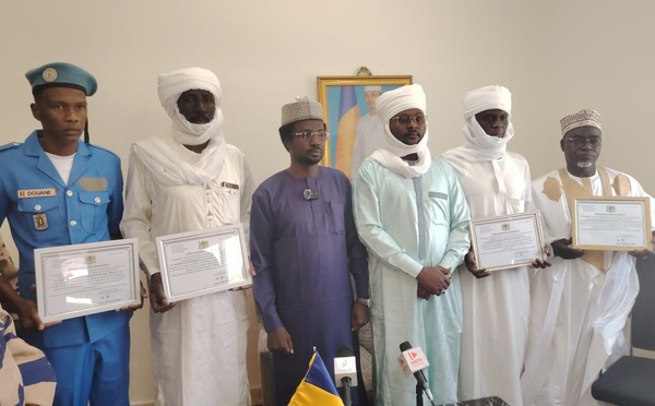 Tchad : quatre agents de la Douane de Djara honorés par les autorités départementales