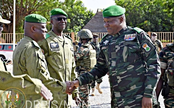 Niger : Le Général Tiani au front diplomatique et militaire à la Base 101